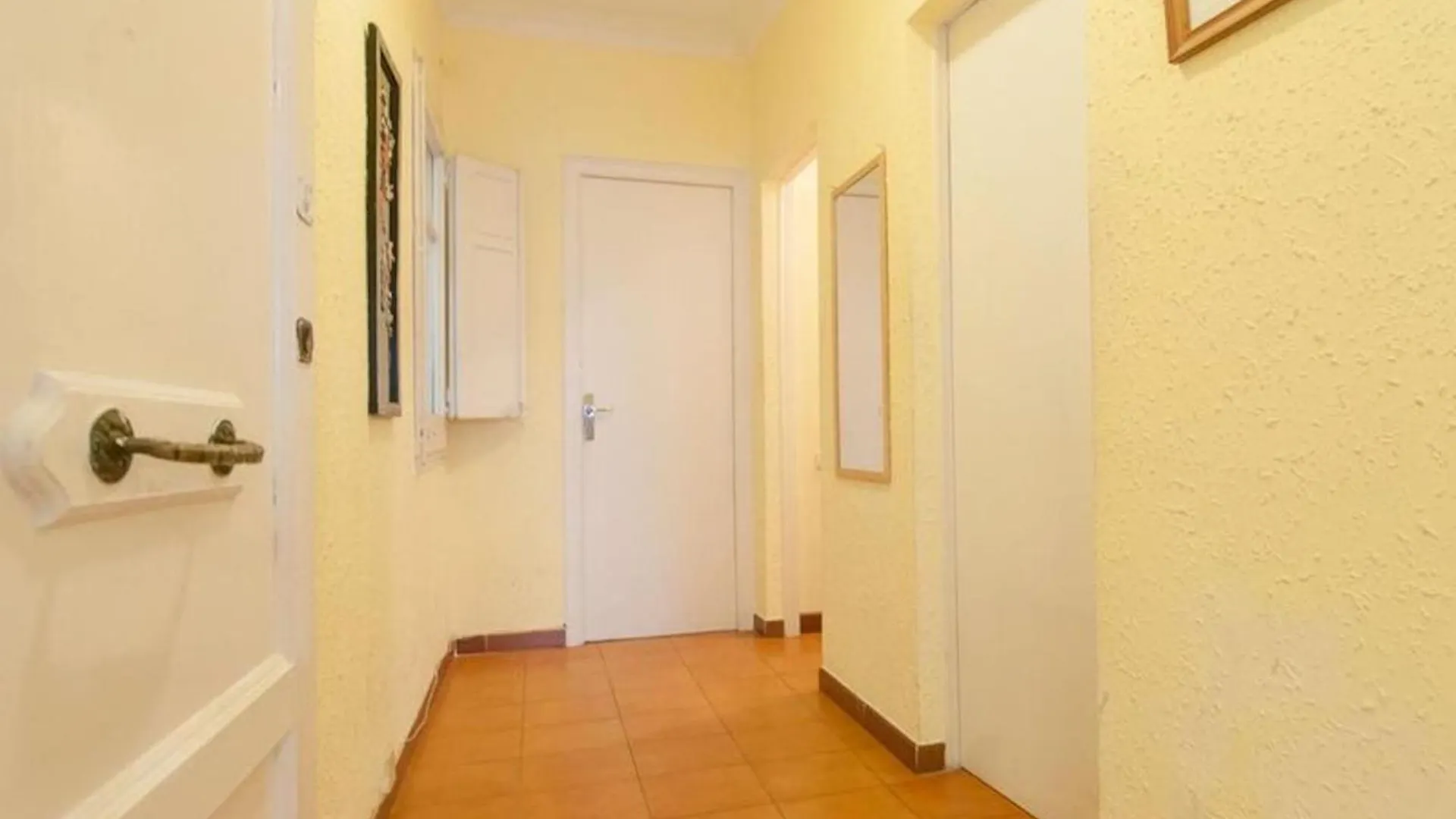 Private Room With 200M2 Sunny Terrace 8 0*, Barcelona